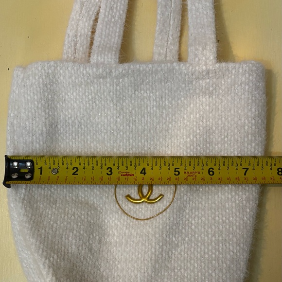 CHANEL Cream Wool Tote with Gold Logo - Picture 5 of 6